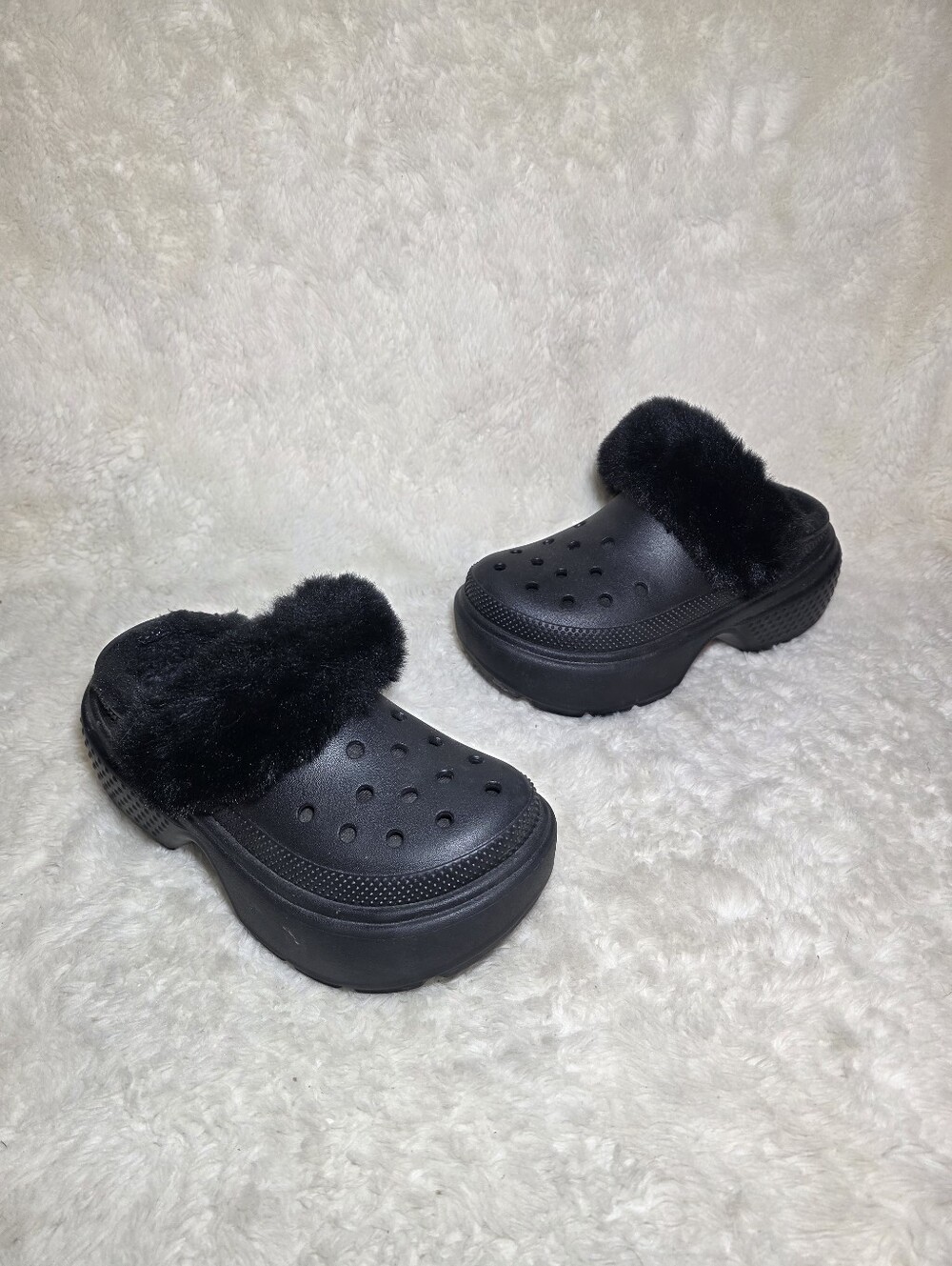 Crocs Mammoth Luxe Platform Lined Clogs Black Faux Fur Slip On Mule Shoes Size 6